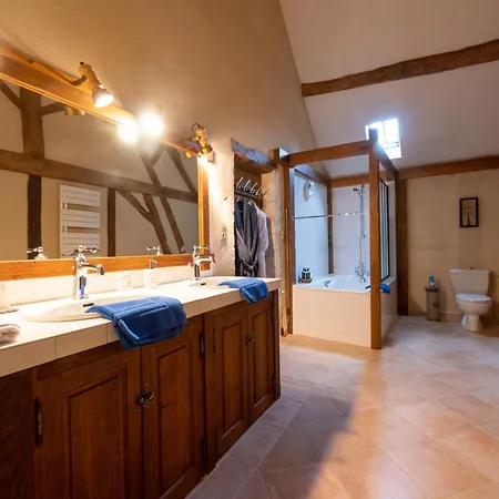 Manoir De La Moussetière - Et D'hôte Cour-Maugis-sur-Huisne